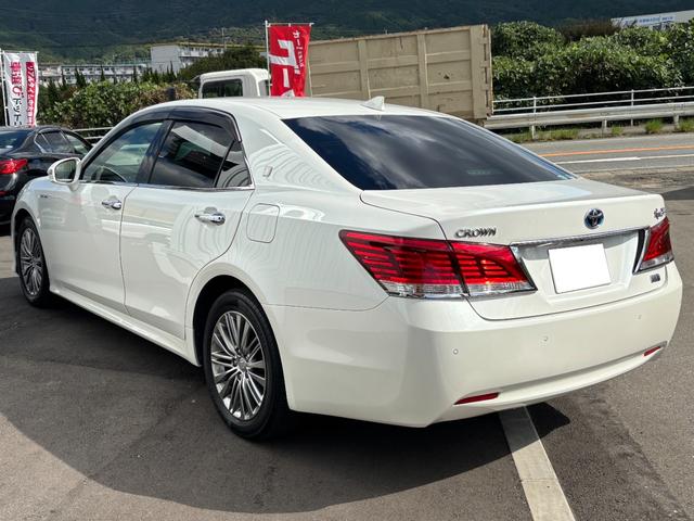クラウンハイブリッド ロイヤルサルーン　禁煙車　本革シート　前席ヒーター＆エアシート　ウッドコンビハンドル　レーダークルーズ　レーンアシスト　プリクラッシュ　純正ＳＤナビ　バックモニター　前後ドライブレコーダー　ＥＴＣ２．０　純正１７ＡＷ（25枚目）