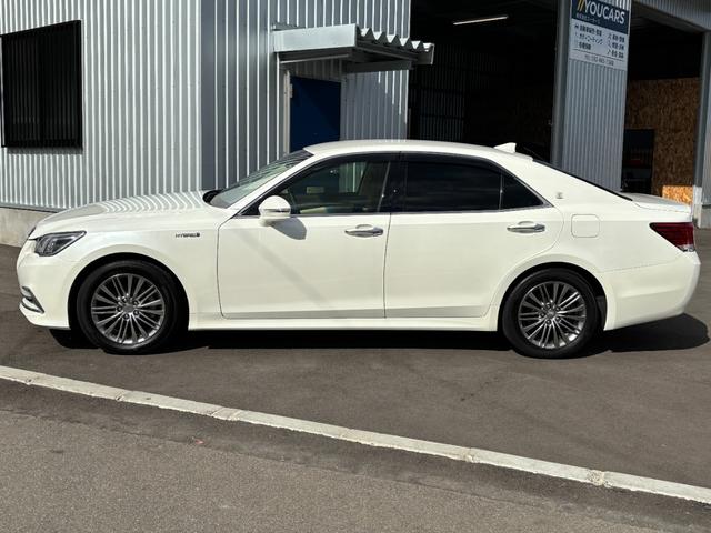 クラウンハイブリッド ロイヤルサルーン　禁煙車　本革シート　前席ヒーター＆エアシート　ウッドコンビハンドル　レーダークルーズ　レーンアシスト　プリクラッシュ　純正ＳＤナビ　バックモニター　前後ドライブレコーダー　ＥＴＣ２．０　純正１７ＡＷ（26枚目）
