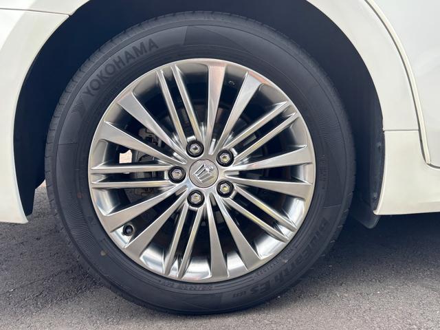 クラウンハイブリッド ロイヤルサルーン　禁煙車　本革シート　前席ヒーター＆エアシート　ウッドコンビハンドル　レーダークルーズ　レーンアシスト　プリクラッシュ　純正ＳＤナビ　バックモニター　前後ドライブレコーダー　ＥＴＣ２．０　純正１７ＡＷ（33枚目）