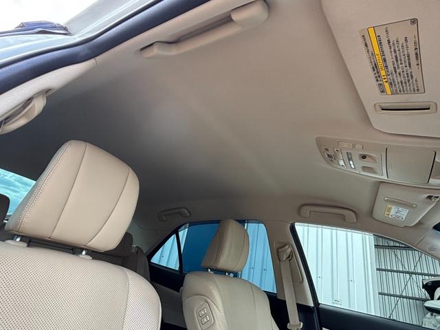 クラウンハイブリッド ロイヤルサルーン　禁煙車　本革シート　前席ヒーター＆エアシート　ウッドコンビハンドル　レーダークルーズ　レーンアシスト　プリクラッシュ　純正ＳＤナビ　バックモニター　前後ドライブレコーダー　ＥＴＣ２．０　純正１７ＡＷ（35枚目）