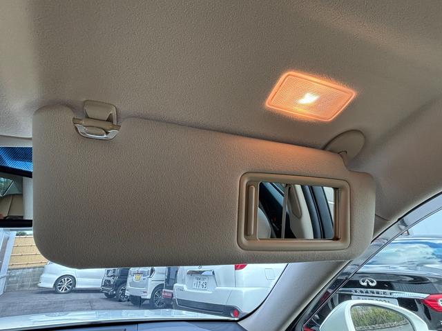 クラウンハイブリッド ロイヤルサルーン　禁煙車　本革シート　前席ヒーター＆エアシート　ウッドコンビハンドル　レーダークルーズ　レーンアシスト　プリクラッシュ　純正ＳＤナビ　バックモニター　前後ドライブレコーダー　ＥＴＣ２．０　純正１７ＡＷ（49枚目）