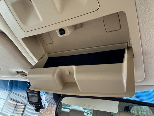 クラウンハイブリッド ロイヤルサルーン　禁煙車　本革シート　前席ヒーター＆エアシート　ウッドコンビハンドル　レーダークルーズ　レーンアシスト　プリクラッシュ　純正ＳＤナビ　バックモニター　前後ドライブレコーダー　ＥＴＣ２．０　純正１７ＡＷ（53枚目）