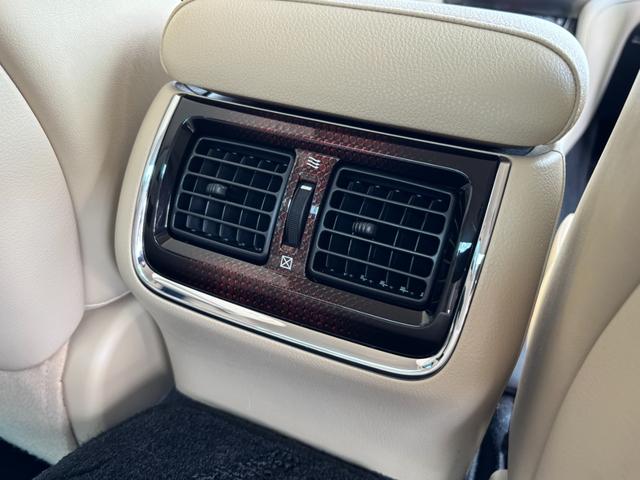 クラウンハイブリッド ロイヤルサルーン　禁煙車　本革シート　前席ヒーター＆エアシート　ウッドコンビハンドル　レーダークルーズ　レーンアシスト　プリクラッシュ　純正ＳＤナビ　バックモニター　前後ドライブレコーダー　ＥＴＣ２．０　純正１７ＡＷ（60枚目）