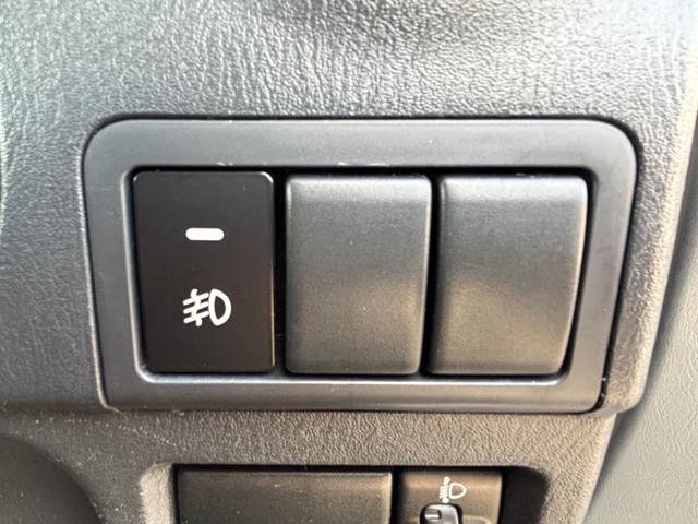 ジムニー ＸＧ　禁煙車　５速マニュアル　社外１６インチアルミ　社外マフラー　社外フロントグリル　ＣＤデッキ　キーレス　ＥＴＣ　マットガード　背面タイヤカバー　ハロゲンヘッドライト　フォグランプ　マニュアルエアコン（8枚目）