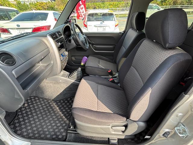 ジムニー ＸＧ　禁煙車　５速マニュアル　社外１６インチアルミ　社外マフラー　社外フロントグリル　ＣＤデッキ　キーレス　ＥＴＣ　マットガード　背面タイヤカバー　ハロゲンヘッドライト　フォグランプ　マニュアルエアコン（13枚目）