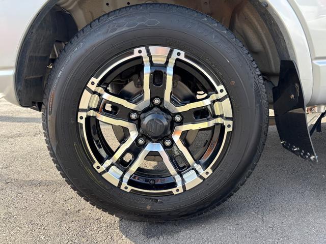 ジムニー ＸＧ　禁煙車　５速マニュアル　社外１６インチアルミ　社外マフラー　社外フロントグリル　ＣＤデッキ　キーレス　ＥＴＣ　マットガード　背面タイヤカバー　ハロゲンヘッドライト　フォグランプ　マニュアルエアコン（33枚目）