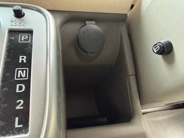 モコ E 純正メモリーナビ テレビ DVD・CD再生可能 スマートキー オートエアコン 電動格納ミラー ヘッドライトレベライザー 運転席エアバック 助手席エアバック パワーステアリング パワーウィンドウ(42枚目)