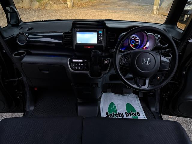 Ｎ－ＢＯＸカスタム Ｇ　ＳＳパッケージ　ＳＤナビ　ワンセグテレビ　バックカメラ　両側パワースライドドア　スマートキー　ＨＩＤヘッドライト　純正アルミ　ウィンカーミラー　電動格納ミラー　オートライト　ＵＳＢ接続可能（2枚目）