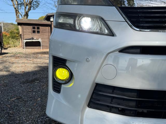 ヴェルファイア ２．４Ｚ　ＨＤＤナビ　バックカメラ　両側パワースライドドア　スマートキー　ＨＩＤヘッドライト　純正アルミ　ローダウン　革調シートカバー　クリアランスソナー　Ｗエアコン　電動格納ミラー　スペアキーあり　車検整備付（17枚目）