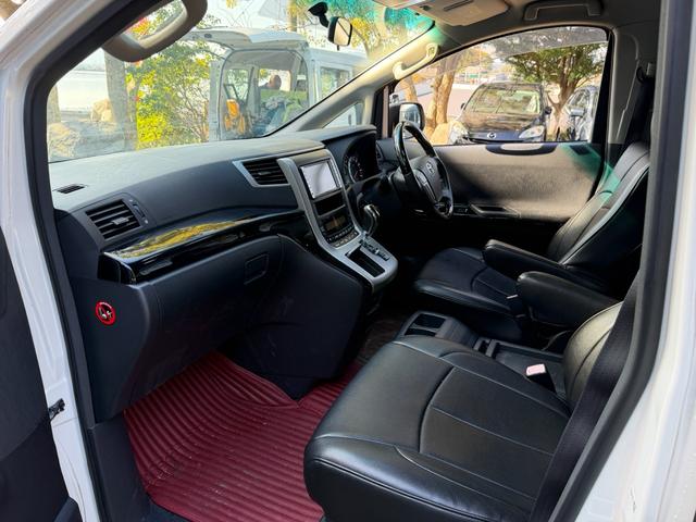 ヴェルファイア ２．４Ｚ　ＨＤＤナビ　バックカメラ　両側パワースライドドア　スマートキー　ＨＩＤヘッドライト　純正アルミ　ローダウン　革調シートカバー　クリアランスソナー　Ｗエアコン　電動格納ミラー　スペアキーあり　車検整備付（28枚目）