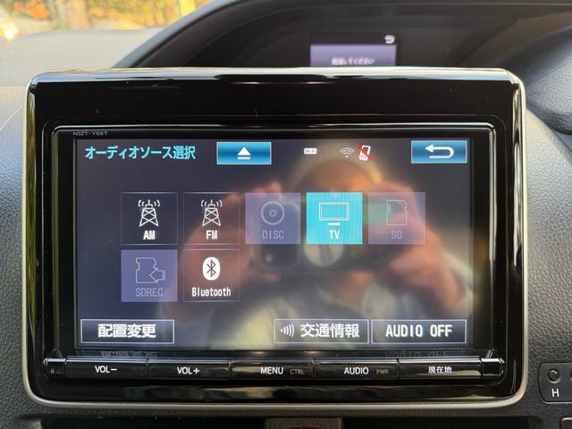 ノア Ｓｉ　ダブルバイビー　メモリーナビ　フルセグテレビ　フリップダウンモニター　両側パワースライドドア　バックカメラ　ＥＴＣ　前席シートヒーター　ＬＥＤヘッドライト　オートエアコン　社外アルミ　革調シートカバー　スマートキー（6枚目）