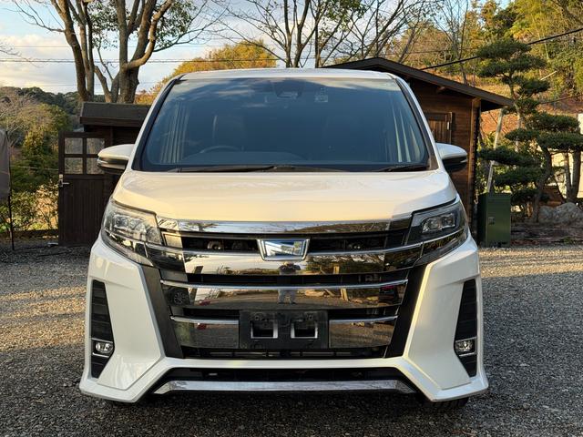 ノア Ｓｉ　ダブルバイビー　メモリーナビ　フルセグテレビ　フリップダウンモニター　両側パワースライドドア　バックカメラ　ＥＴＣ　前席シートヒーター　ＬＥＤヘッドライト　オートエアコン　社外アルミ　革調シートカバー　スマートキー（11枚目）