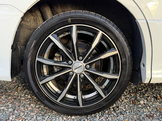 ノア Ｓｉ　ダブルバイビー　メモリーナビ　フルセグテレビ　フリップダウンモニター　両側パワースライドドア　バックカメラ　ＥＴＣ　前席シートヒーター　ＬＥＤヘッドライト　オートエアコン　社外アルミ　革調シートカバー　スマートキー（22枚目）