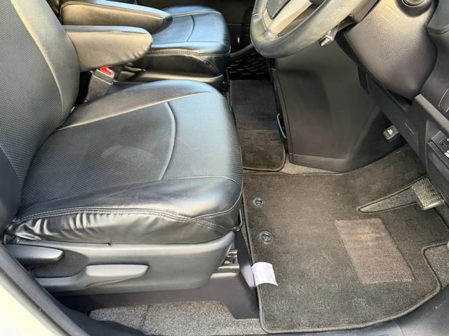 ノア Ｓｉ　ダブルバイビー　メモリーナビ　フルセグテレビ　フリップダウンモニター　両側パワースライドドア　バックカメラ　ＥＴＣ　前席シートヒーター　ＬＥＤヘッドライト　オートエアコン　社外アルミ　革調シートカバー　スマートキー（28枚目）