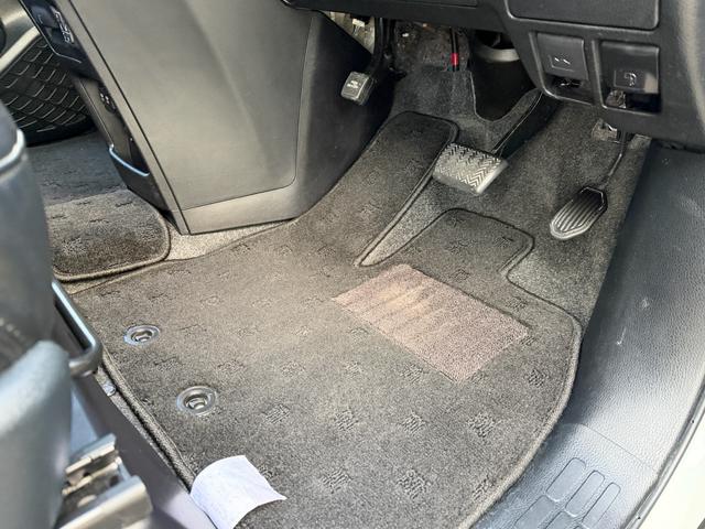 ノア Ｓｉ　ダブルバイビー　メモリーナビ　フルセグテレビ　フリップダウンモニター　両側パワースライドドア　バックカメラ　ＥＴＣ　前席シートヒーター　ＬＥＤヘッドライト　オートエアコン　社外アルミ　革調シートカバー　スマートキー（29枚目）