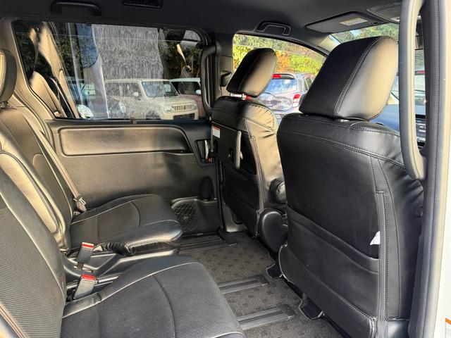 ノア Ｓｉ　ダブルバイビー　メモリーナビ　フルセグテレビ　フリップダウンモニター　両側パワースライドドア　バックカメラ　ＥＴＣ　前席シートヒーター　ＬＥＤヘッドライト　オートエアコン　社外アルミ　革調シートカバー　スマートキー（30枚目）