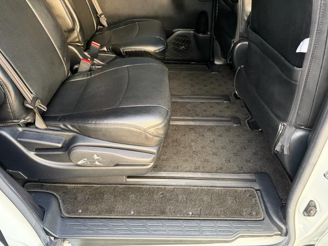 ノア Ｓｉ　ダブルバイビー　メモリーナビ　フルセグテレビ　フリップダウンモニター　両側パワースライドドア　バックカメラ　ＥＴＣ　前席シートヒーター　ＬＥＤヘッドライト　オートエアコン　社外アルミ　革調シートカバー　スマートキー（32枚目）