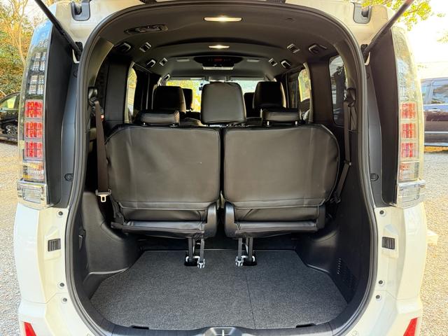 ノア Ｓｉ　ダブルバイビー　メモリーナビ　フルセグテレビ　フリップダウンモニター　両側パワースライドドア　バックカメラ　ＥＴＣ　前席シートヒーター　ＬＥＤヘッドライト　オートエアコン　社外アルミ　革調シートカバー　スマートキー（45枚目）