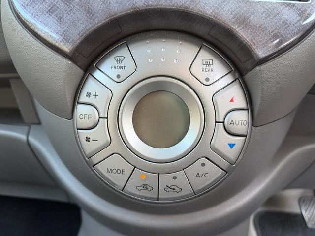 マーチ ボレロ　１年保証付き　ＣＤオーディオ　電動格納ミラー　スマートキー　車検整備付き　走行５．３万ｋｍ　アイドリングストップ　オートエアコン　Ｗエアバック　パワーウィンドウ　パワーステアリング　ＡＢＳ（4枚目）