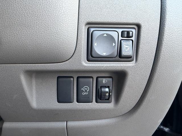 マーチ ボレロ　１年保証付き　ＣＤオーディオ　電動格納ミラー　スマートキー　車検整備付き　走行５．３万ｋｍ　アイドリングストップ　オートエアコン　Ｗエアバック　パワーウィンドウ　パワーステアリング　ＡＢＳ（5枚目）