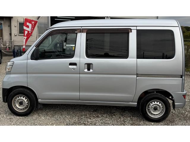 ハイゼットカーゴ DX SAIII 車検付き スマートアシスト 衝突回避支援ブレーキ 誤発進抑制制御 車線逸脱警報機能 オートハイビーム LEDヘッドライト 脱着可能荷室ビニールカーテン ドアバイザー アイドリングストップ PW(8枚目)