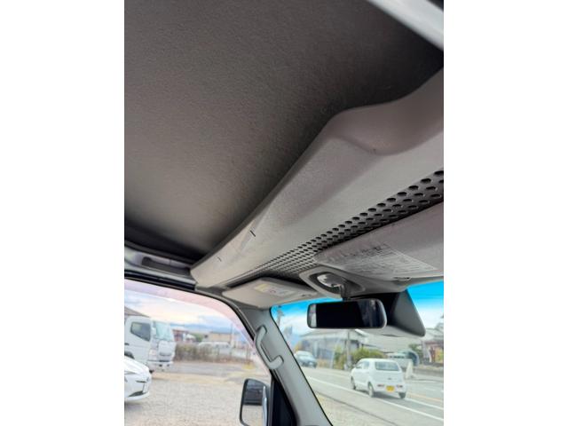 ハイゼットカーゴ DX SAIII 車検付き スマートアシスト 衝突回避支援ブレーキ 誤発進抑制制御 車線逸脱警報機能 オートハイビーム LEDヘッドライト 脱着可能荷室ビニールカーテン ドアバイザー アイドリングストップ PW(16枚目)