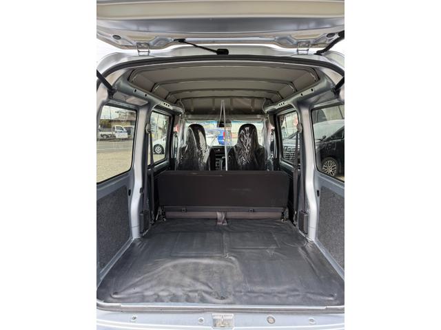 ハイゼットカーゴ DX SAIII 車検付き スマートアシスト 衝突回避支援ブレーキ 誤発進抑制制御 車線逸脱警報機能 オートハイビーム LEDヘッドライト 脱着可能荷室ビニールカーテン ドアバイザー アイドリングストップ PW(17枚目)