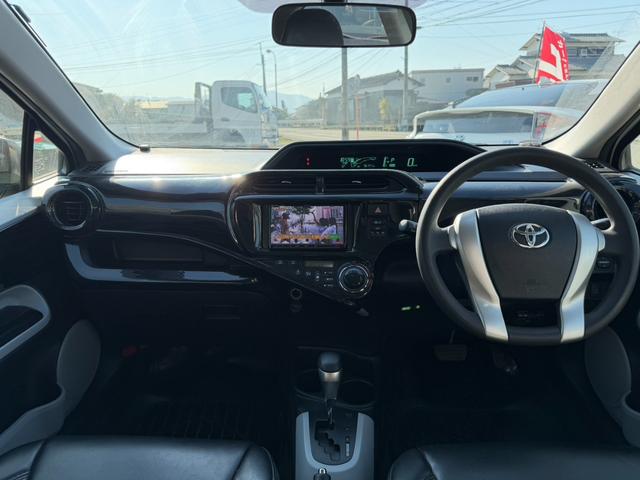 アクア Ｓ　タイヤ４本新品　車検２年付　ナビ　ＴＶ　バックモニター　Ｂｌｕｅｔｏｏｔｈ　ＥＴＣ　シートカバー　プッシュスタート　スマートキー２本　木目調パネル　電動格納ミラー　ドアバイザー　フロアマット（11枚目）