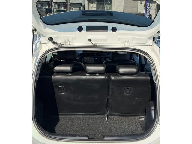 アクア Ｓ　タイヤ４本新品　車検２年付　ナビ　ＴＶ　バックモニター　Ｂｌｕｅｔｏｏｔｈ　ＥＴＣ　シートカバー　プッシュスタート　スマートキー２本　木目調パネル　電動格納ミラー　ドアバイザー　フロアマット（17枚目）