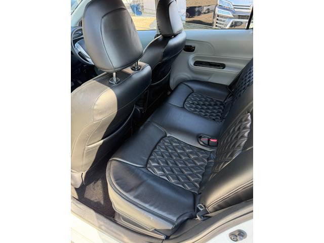 アクア Ｓ　タイヤ４本新品　車検２年付　ナビ　ＴＶ　バックモニター　Ｂｌｕｅｔｏｏｔｈ　ＥＴＣ　シートカバー　プッシュスタート　スマートキー２本　木目調パネル　電動格納ミラー　ドアバイザー　フロアマット（18枚目）