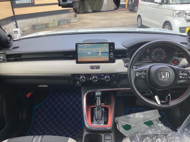 ヴェゼル e:HEV PLaY 当社レンタUP車・ナビ・ワイヤレス充電・ETC・マルチビューカメラ・パワーテールゲート(4枚目)