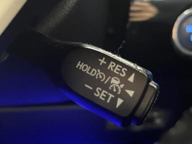 プリウス Aツーリングセレクション 純正SDナビ バックカメラ 衝突被害軽減システム レーダークルーズ レザーシート コーナーセンサー LEDヘッド ビルトインETC 車線逸脱警報 オートライト オートエアコン 純正17インチアルミ(3枚目)