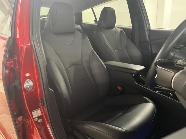 プリウス Aツーリングセレクション 純正SDナビ バックカメラ 衝突被害軽減システム レーダークルーズ レザーシート コーナーセンサー LEDヘッド ビルトインETC 車線逸脱警報 オートライト オートエアコン 純正17インチアルミ(8枚目)