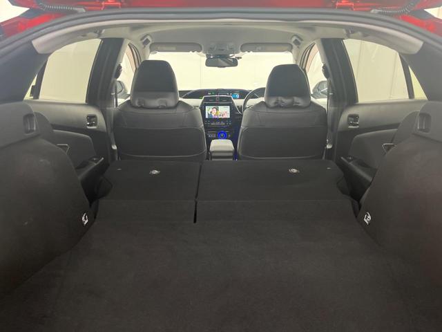 プリウス Aツーリングセレクション 純正SDナビ バックカメラ 衝突被害軽減システム レーダークルーズ レザーシート コーナーセンサー LEDヘッド ビルトインETC 車線逸脱警報 オートライト オートエアコン 純正17インチアルミ(10枚目)