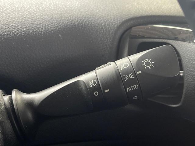 プリウス Aツーリングセレクション 純正SDナビ バックカメラ 衝突被害軽減システム レーダークルーズ レザーシート コーナーセンサー LEDヘッド ビルトインETC 車線逸脱警報 オートライト オートエアコン 純正17インチアルミ(28枚目)