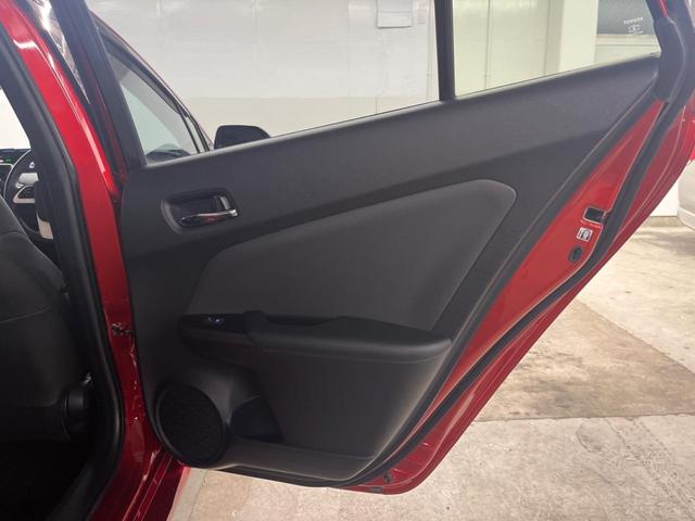 プリウス Aツーリングセレクション 純正SDナビ バックカメラ 衝突被害軽減システム レーダークルーズ レザーシート コーナーセンサー LEDヘッド ビルトインETC 車線逸脱警報 オートライト オートエアコン 純正17インチアルミ(39枚目)