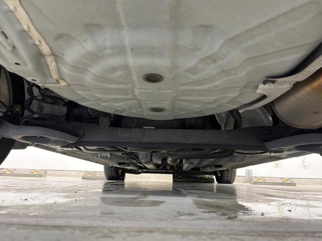 ノート ｅ－パワー　メダリスト　全周囲カメラ　衝突被害軽減システム　禁煙車　ハーフレザーシート　ドラレコ　コーナーセンサー　スマートキー　ＬＥＤヘッド　ＥＴＣ　純正１５インチアルミ　車線逸脱警報　オートライト　オートエアコン（27枚目）