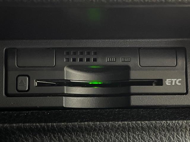 エスクァイア Ｇｉ　両側電動ドア　純正ＳＤナビ　後席モニター　バックカメラ　レザー調シート　ドラレコ　コーナーセンサー　スマートキー　ＬＥＤヘッド　ビルトインＥＴＣ　クルコン　純正１５インチアルミ　オートハイビーム（6枚目）