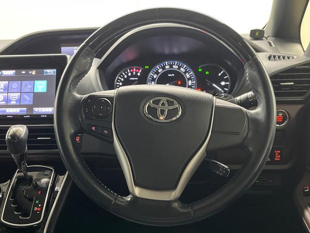 エスクァイア Ｇｉ　両側電動ドア　純正ＳＤナビ　後席モニター　バックカメラ　レザー調シート　ドラレコ　コーナーセンサー　スマートキー　ＬＥＤヘッド　ビルトインＥＴＣ　クルコン　純正１５インチアルミ　オートハイビーム（12枚目）