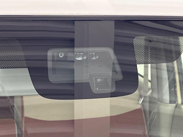 アルトラパン X 純正SDナビ バックカメラ 衝突被害軽減システム シートヒーター コーナーセンサー スマートキー HIDヘッド 純正14インチアルミ オートライト オートエアコン Bluetooth CD フルセグ(3枚目)