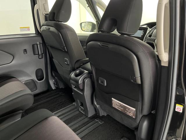 セレナ ハイウェイスター 両側電動ドア 純正SDナビ 全周囲カメラ 衝突被害軽減システム レーダークルーズ 禁煙車 スマートキー LEDヘッド ナビ連動ETC 純正16インチアルミ オートライト オートエアコン リアエアコン(41枚目)