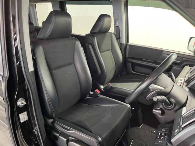 ステップワゴンスパーダ Ｚ　クールスピリット　インターナビ　セレクション　両側電動ドア　ＨＤＤナビ　後席モニター　バックカメラ　禁煙車　ハーフレザーシート　ドラレコ　スマートキー　ＬＥＤヘッド　ビルトインＥＴＣ　純正１７インチアルミ　オートライト　オートエアコン　ＣＤ（8枚目）