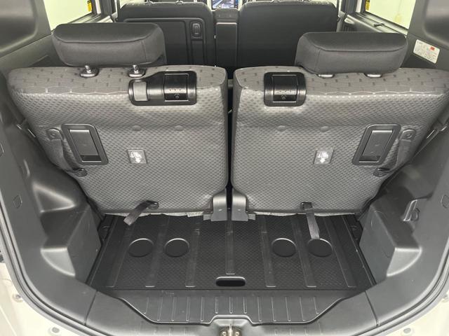 ���i�̂���������ʋ΁A���}���ɏ\���ȉ׎��X�y�[�X���m�ۂ��Ă���܂��B�Z�J���h�V�[�g��|���ƁA�傫�ȉו��̐ύڂ��\�ł���