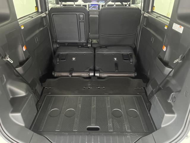 ���i�̂���������ʋ΁A���}���ɏ\���ȉ׎��X�y�[�X���m�ۂ��Ă���܂��B�Z�J���h�V�[�g��|���ƁA�傫�ȉו��̐ύڂ��\�ł���