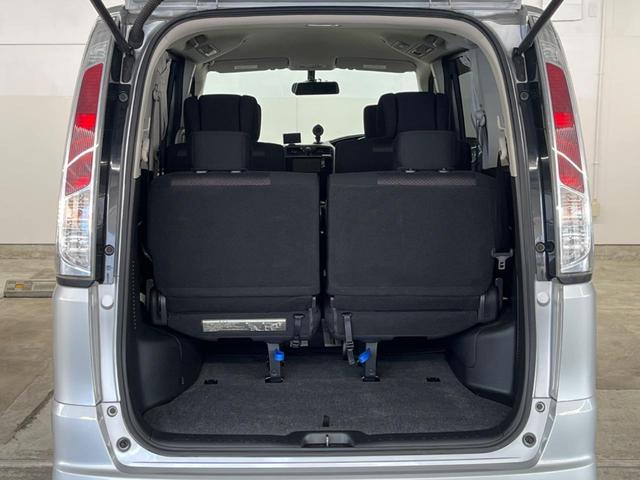 セレナ ハイウェイスター　Ｖセレクション　両側電動ドア　バックカメラ　禁煙車　ドラレコ　スマートキー　ＨＩＤヘッド　ビルトインＥＴＣ　クルコン　純正１６インチアルミ　オートライト　オートエアコン　リアエアコン　Ｂｌｕｅｔｏｏｔｈ　ＣＤ（11枚目）