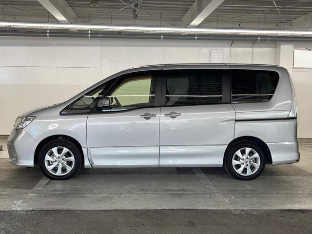 セレナ ハイウェイスター　Ｖセレクション　両側電動ドア　バックカメラ　禁煙車　ドラレコ　スマートキー　ＨＩＤヘッド　ビルトインＥＴＣ　クルコン　純正１６インチアルミ　オートライト　オートエアコン　リアエアコン　Ｂｌｕｅｔｏｏｔｈ　ＣＤ（30枚目）