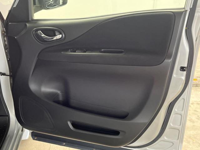 セレナ ハイウェイスター　Ｖセレクション　両側電動ドア　バックカメラ　禁煙車　ドラレコ　スマートキー　ＨＩＤヘッド　ビルトインＥＴＣ　クルコン　純正１６インチアルミ　オートライト　オートエアコン　リアエアコン　Ｂｌｕｅｔｏｏｔｈ　ＣＤ（48枚目）