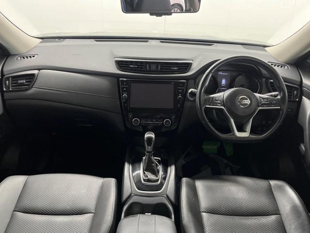 エクストレイル ２０Ｘｉ　全周囲カメラ　電動リアゲート　全席シートヒーター　全席シートエアコン　コーナーセンサー　ＬＥＤヘッド　ＥＴＣ　クルコン　純正１８インチアルミ　オートハイビーム　オートライト　オートエアコン（2枚目）