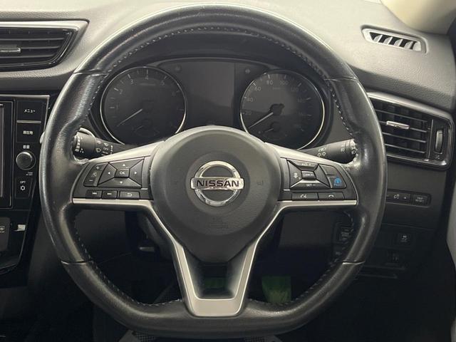 エクストレイル ２０Ｘｉ　全周囲カメラ　電動リアゲート　全席シートヒーター　全席シートエアコン　コーナーセンサー　ＬＥＤヘッド　ＥＴＣ　クルコン　純正１８インチアルミ　オートハイビーム　オートライト　オートエアコン（12枚目）