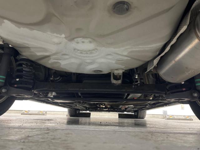 プリウス Ｓ　純正ＨＤＤナビ　バックカメラ　禁煙車　ドラレコ　スマートキー　ＨＩＤヘッド　ビルトインＥＴＣ　純正１５インチアルミ　オートエアコン　Ｂｌｕｅｔｏｏｔｈ　ＣＤ　フルセグ（17枚目）